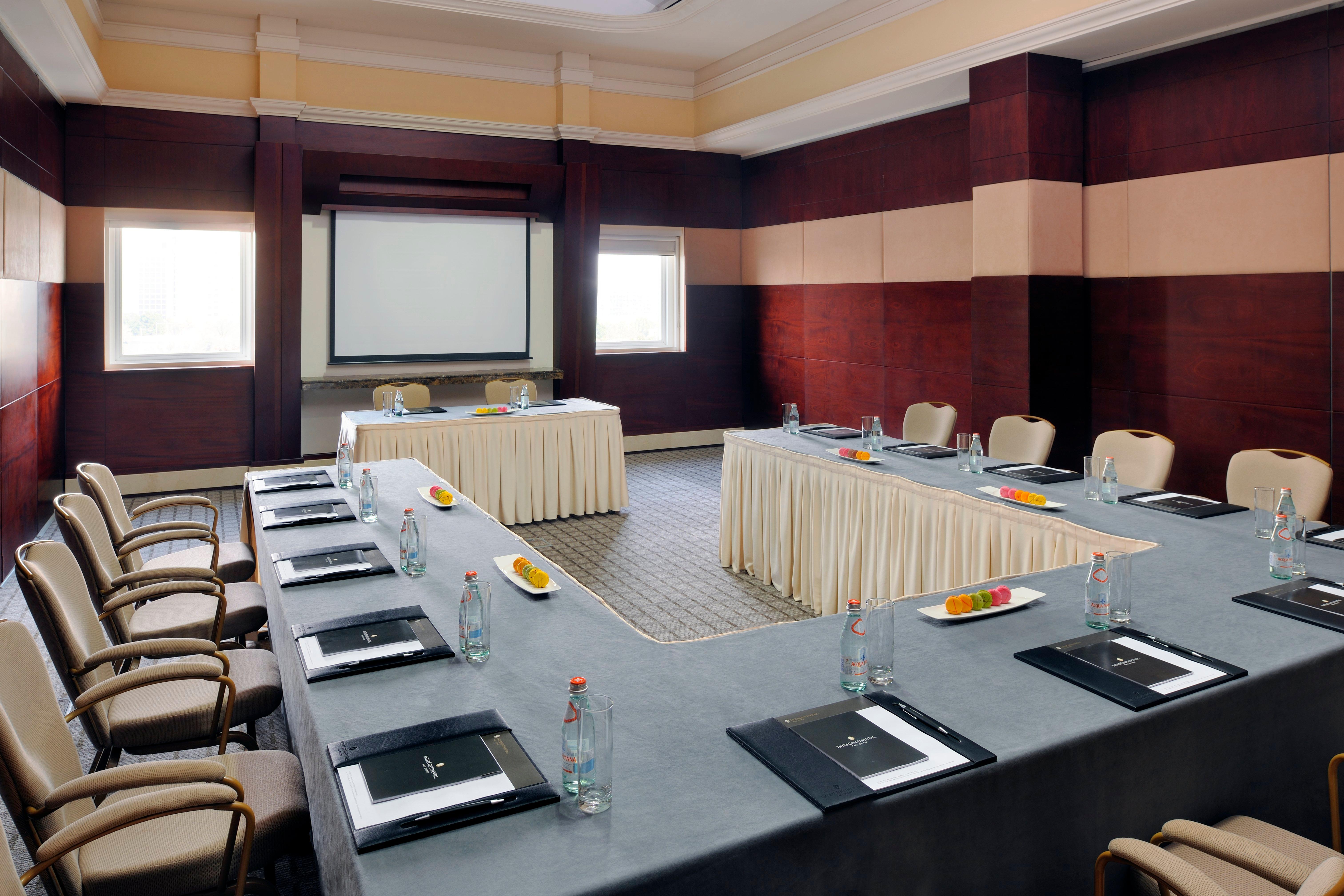 Hotel Intercontinental Abu Dhabi By Ihg Extérieur photo Meeting room